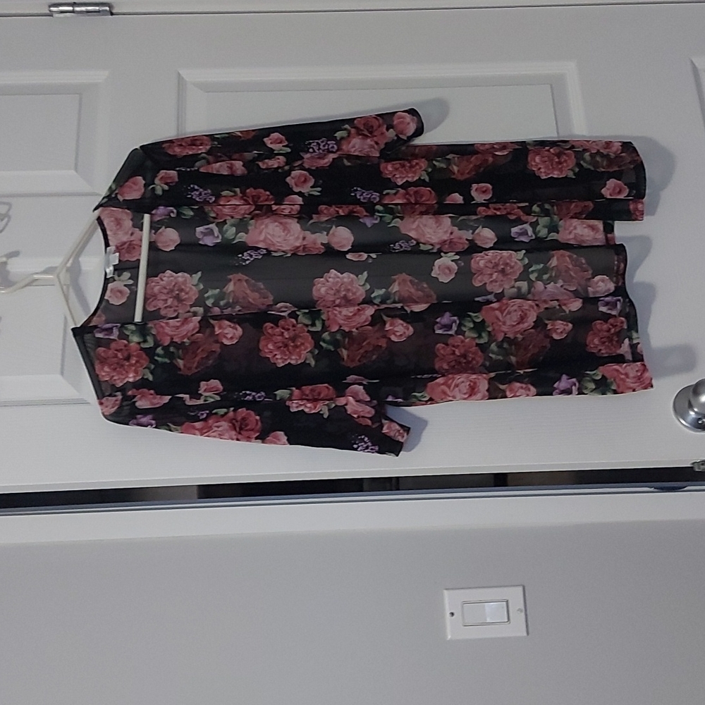 Kimono style top ,black with large floral print